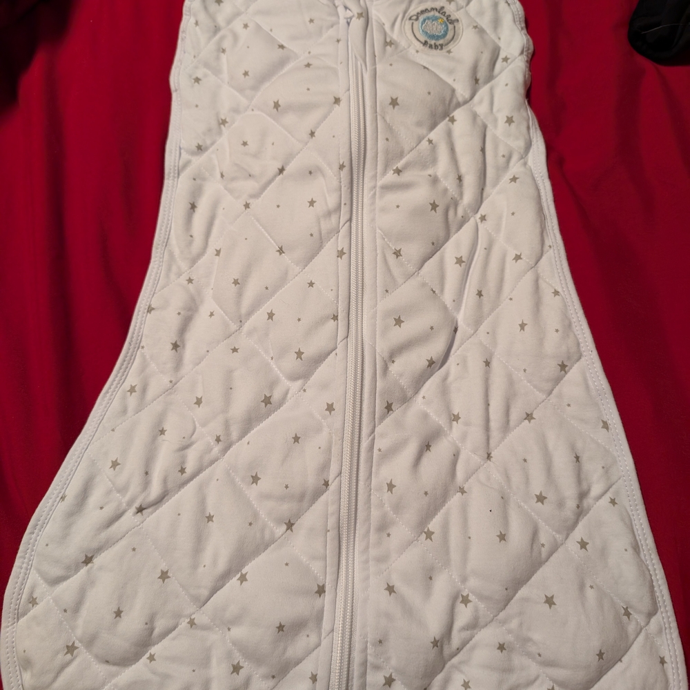 White Star-Patterned Swaddle